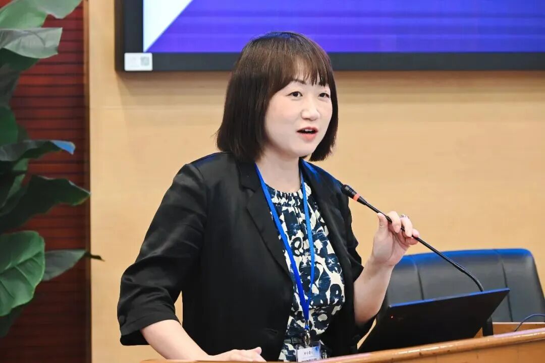 杨娜.jpg