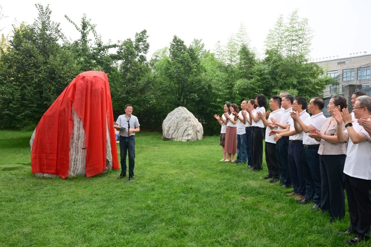2.jpg 2.jpg